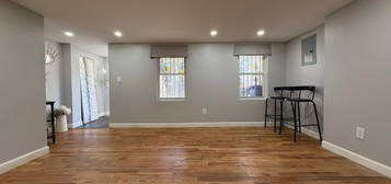 75 Woodbine St Apt 1, Brooklyn, NY 11221