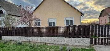 Eladó 99 nm-es ház Debrecen
