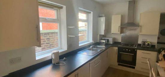 5 bedroom terraced house