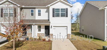 122 March Creek Dr, Fuquay Varina, NC 27526