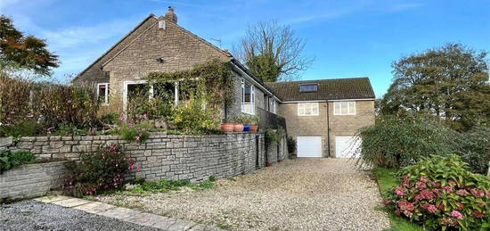 5 bedroom detached house