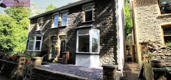 4 bed semi-detached house for sale