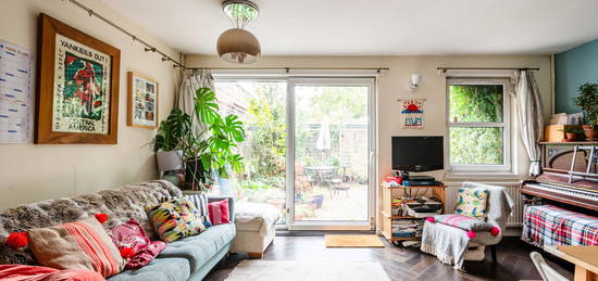 Detached house to rent in Vicars Close, London E9