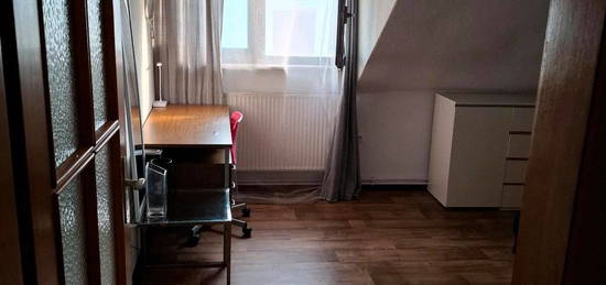 Schöne 3 Zimmer Wohnung im Dachgeschoss  in Haiger Teilmöbeliert