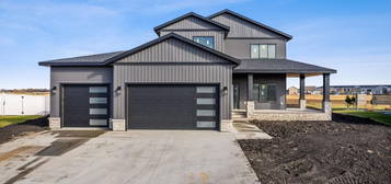 2978 Prairie Farms Cir S, Fargo, ND 58104