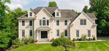144 Dorchester Dr, Yorktown Heights, NY 10598