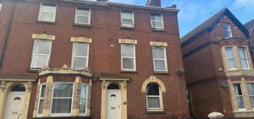 7 bedroom terraced house to rent