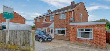 3 bedroom semi-detached house for sale