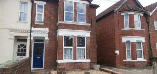 6 bedroom semi-detached house