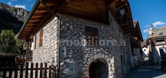 Quadrilocale frazione Melezet, Centro, Bardonecchia