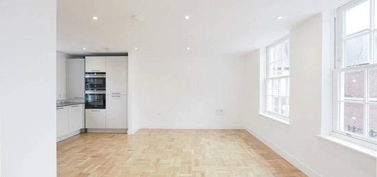 Flat to rent in Samuel Lewis Trust Dwellings, Lisgar Terrace, London W14