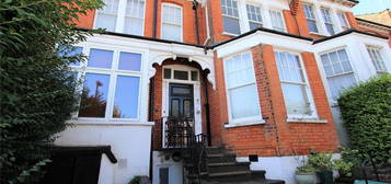 Flat to rent in Woodland Rise, Muswell Hill N10