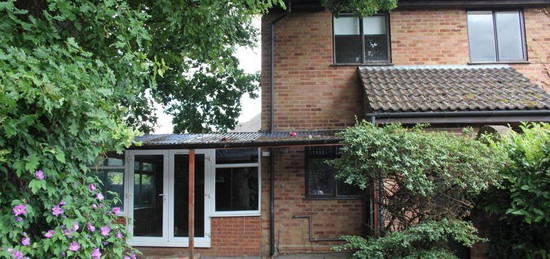 Property to rent in Newsham Road, Woking GU21