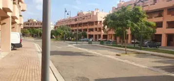 &#xC1;tico en Urbanizaci&#xF3;n Condado de Alhama