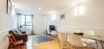 Flat for sale in Curlew Street, London SE1