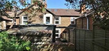 5 bedroom terraced house