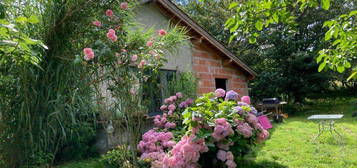 Maison à rénover sur environ 1600m2 de terrain