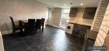 2 bedroom terraced house