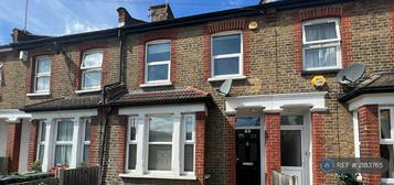 3 bedroom terraced house