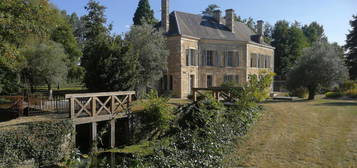 Maison de maître proche St Maixent l'Ecole