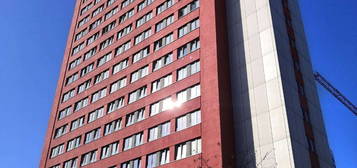 Ruby Tower / 2-Zimmerwohnung  mit Blick auf den Taunus sucht neuen Bewohner