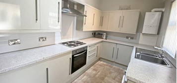 6 bedroom terraced house to rent