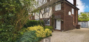 Property for sale in Brentwood Road, Herongate, Brentwood CM13