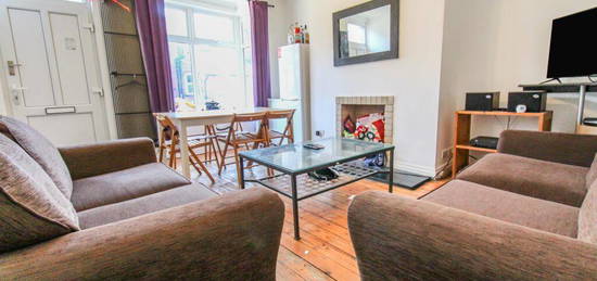 4 bedroom terraced house