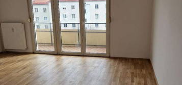 2 Zimmer Wohnung mit Loggia