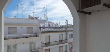 Apartamento T2 com varandas, arrecadação - Vila Real de Santo António