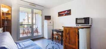 Studio meublé  à vendre, 1 pièce, 32 m², Étage 1/3