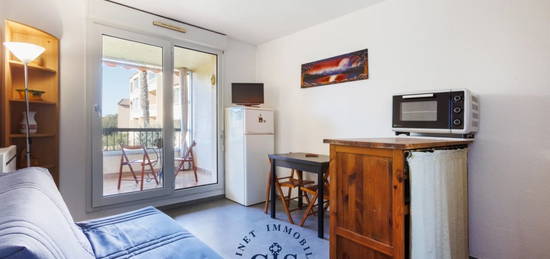 Studio meublé  à vendre, 1 pièce, 32 m², Étage 1/3