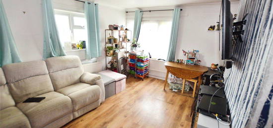 2 bed maisonette for sale