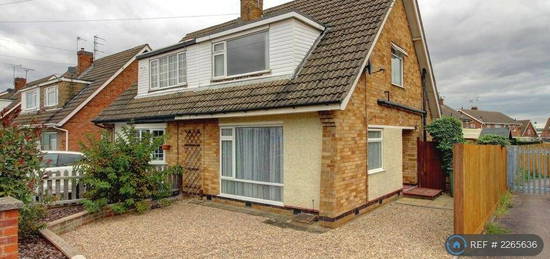 3 bedroom semi-detached house