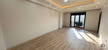 Yeilova Mh. Cadde zeri n Ak Arakat Satlk Daire 2+1 100m2