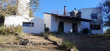 Casa En Alquiler 4 Dormitorios, El Manzano Córdoba 