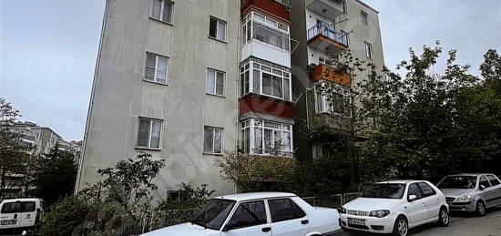 YONCA GAYRİMENKUL'DEN GÖÇMEN KONUTLARIN'DA KİRALIK ARA KAT DAİRE