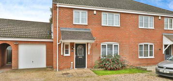 3 bedroom semi-detached house for sale