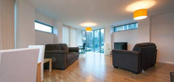 3 bed flat to rent