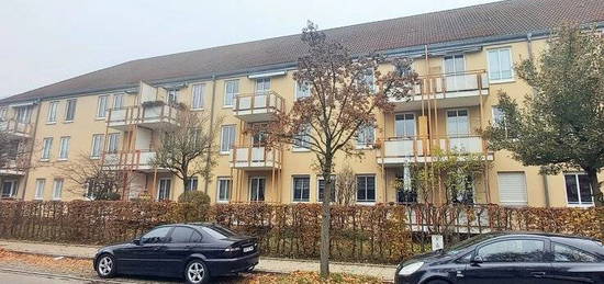 Helle 2 Zi. Wohnung mit Balkon und TG Stellplatz in Altenerding