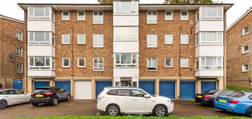 Flat for sale in Marston Way, London SE19