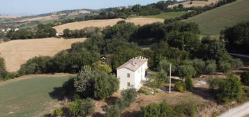 Casale/cascina in vendita in strada Castelgagliardo s.n.c