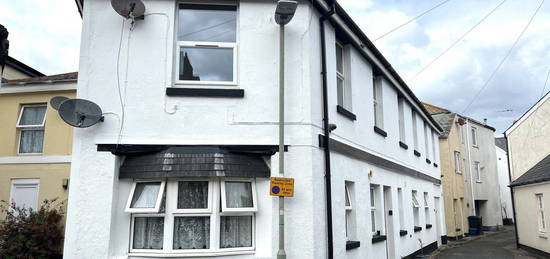 Flat to rent in Pound Lane, Teignmouth, Devon TQ14