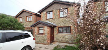 3 bedroom detached house to rent