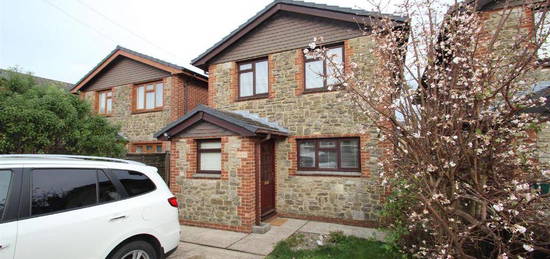 3 bedroom detached house to rent