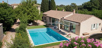 Saint Remy de Provence 135 m2 habitables, 824m2 de jardin, garage vue sur les Alpilles