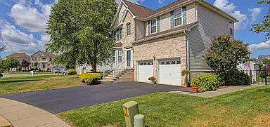 82 Eddington Ln, Monroe Township, NJ 08831