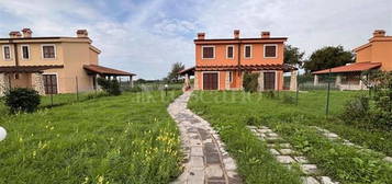 Villa in vendita in via del Fontanile di Mezzaluna