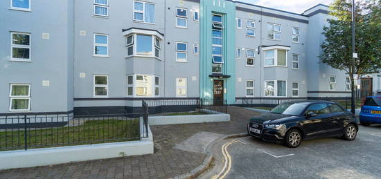 4 bed flat to rent