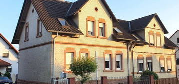 Charmantes 1-Familienhaus/DHH oder Mehrgenerationenhaus mit 2 kleinen Wohnungen